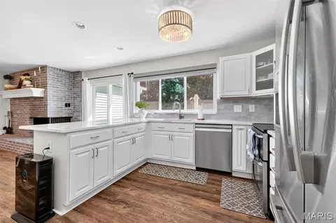 Kitchen - 375 Novara Dr, Ballwin, MO 63021 photo 2 of 3