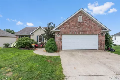 2513 Ridgeway Dr, Jackson, MO 63755