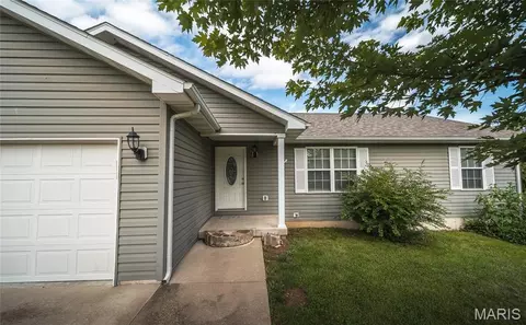 Exterior - 545 Maplewood Dr, Rolla, MO 65401 photo 2 of 6