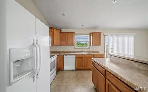 Kitchen - 545 Maplewood Dr, Rolla, MO 65401 photo 2 of 2