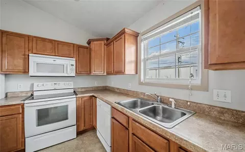 Kitchen - 545 Maplewood Dr, Rolla, MO 65401 photo 1 of 2