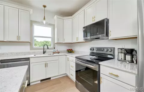 Kitchen - 4 Ashley Ln, Hawk Point, MO 63349 photo 7 of 7