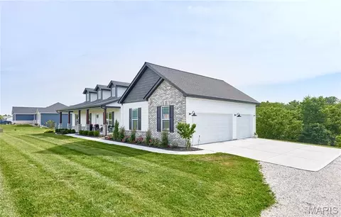 Exterior - 4 Ashley Ln, Hawk Point, MO 63349 photo 6 of 13