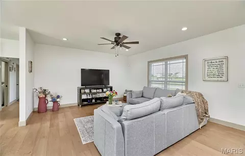 Living - 4 Ashley Ln, Hawk Point, MO 63349 photo 1 of 2