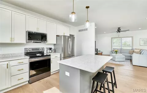 Kitchen - 4 Ashley Ln, Hawk Point, MO 63349 photo 5 of 7