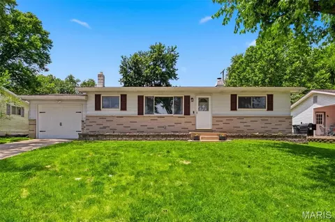 1607 Barbara Dr, Saint Charles, MO 63303