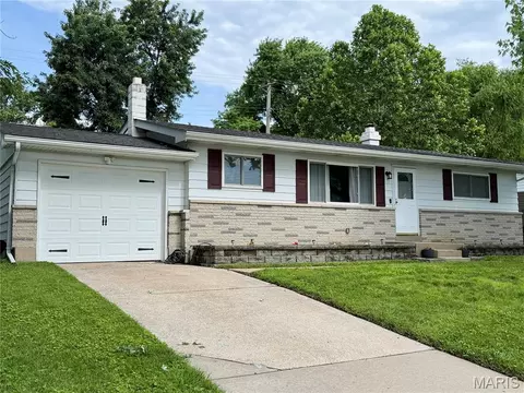 1607 Barbara Dr, Saint Charles, MO 63303