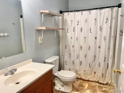 Bath - 218 E Jefferson St, Palmyra, MO 63461 photo 2 of 2