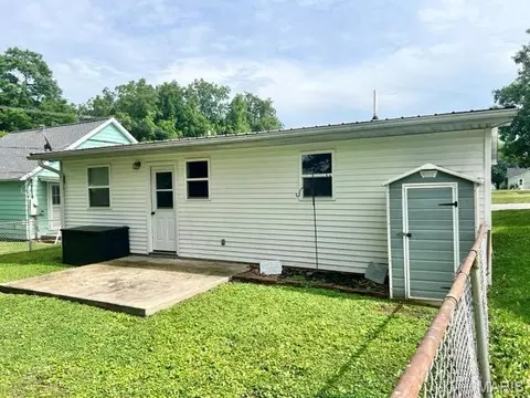 Exterior - 218 E Jefferson St, Palmyra, MO 63461 photo 2 of 2