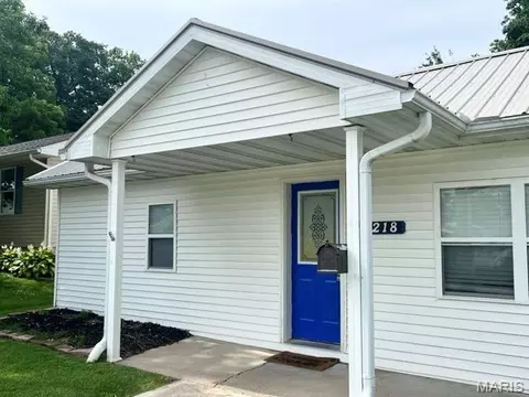 Exterior - 218 E Jefferson St, Palmyra, MO 63461 photo 1 of 2