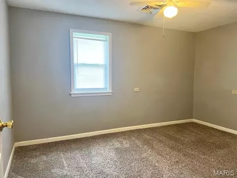 Bedroom - 218 E Jefferson St, Palmyra, MO 63461 photo 4 of 5