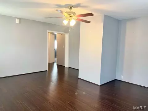 Living - 218 E Jefferson St, Palmyra, MO 63461 photo 2 of 2