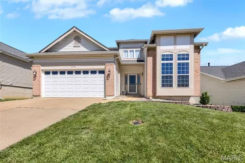 16870 Hickory Crest Dr, Wildwood, MO 63011