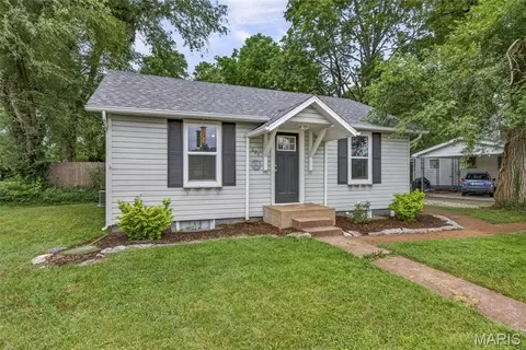 625 E College St, Farmington, MO 63640