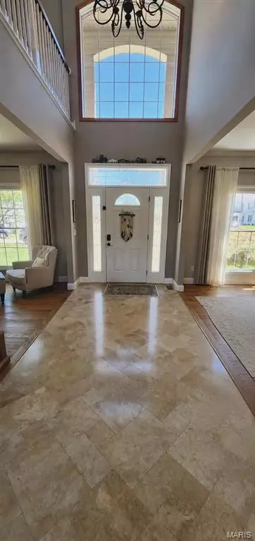 Entry Way - 535 Garrick Pl, O'fallon, MO 63368 photo 2 of 4