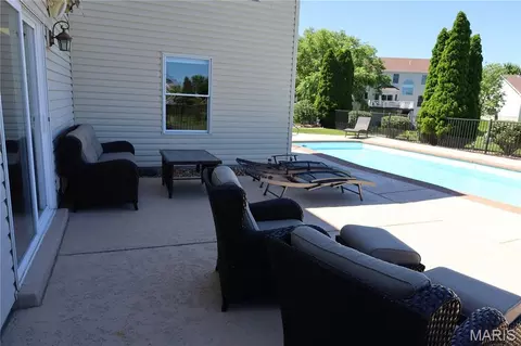 Exterior - 535 Garrick Pl, O'fallon, MO 63368 photo 14 of 18