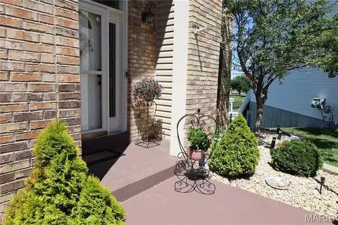Exterior - 535 Garrick Pl, O'fallon, MO 63368 photo 2 of 18