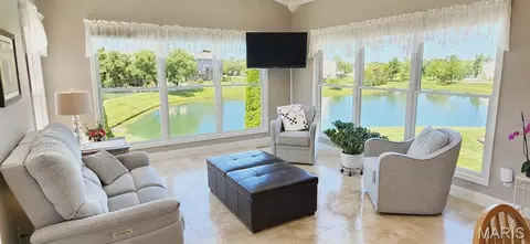 Living - 535 Garrick Pl, O'fallon, MO 63368 photo 3 of 3