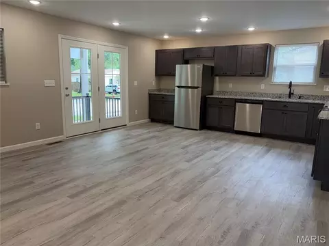 33 Cedar Dr, Pacific, MO 63069 photo 7