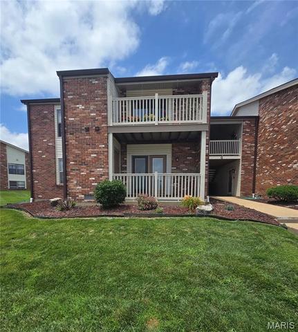 61 Meadow Rdg E, Columbia, IL 62236