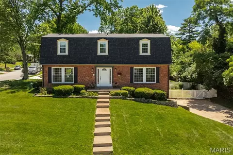 9822 Meadowfern Dr, Crestwood, MO 63126