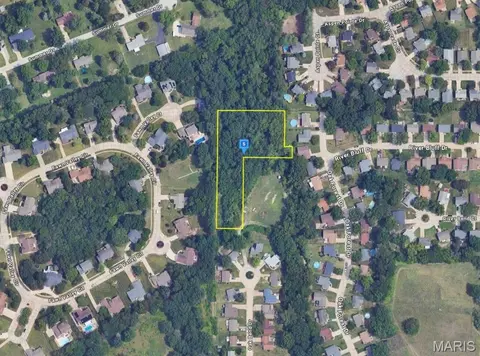 37 Oak Bend Dr, Saint Peters, MO 63376