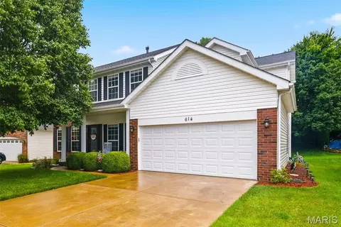 614 Whispering Willows Ct, Ballwin, MO 63021