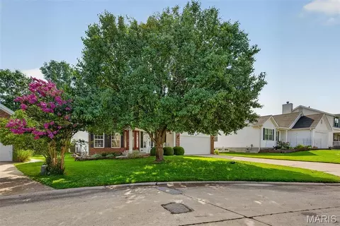 Exterior - 614 Whispering Willows Ct, Ballwin, MO 63021 photo 3 of 13