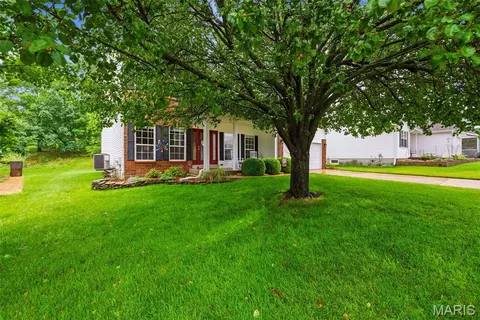 614 Whispering Willows Ct, Ballwin, MO 63021 photo 5