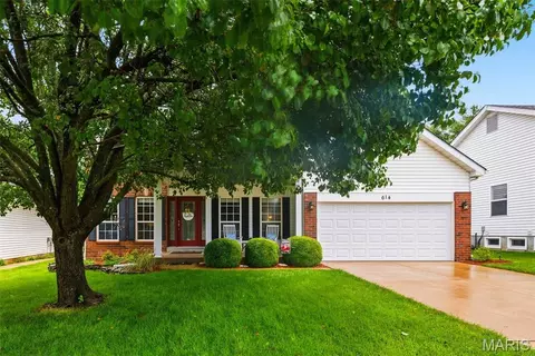 614 Whispering Willows Ct, Ballwin, MO 63021 photo 2