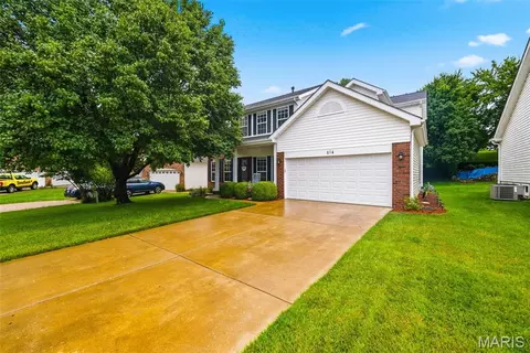 614 Whispering Willows Ct, Ballwin, MO 63021 photo 4