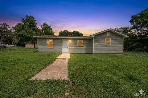 15020 Hackney Dr, Saint Robert, MO 65584
