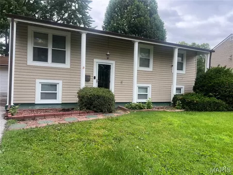 2580 Morningside Dr, Florissant, MO 63031