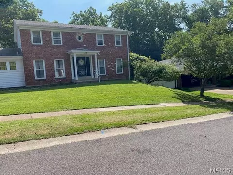 1826 Walnutway Dr, Saint Louis, MO 63146