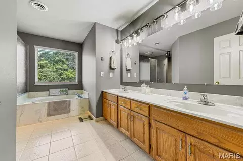 Bath - 18 Hoffert St, Union, MO 63084 photo 2 of 4