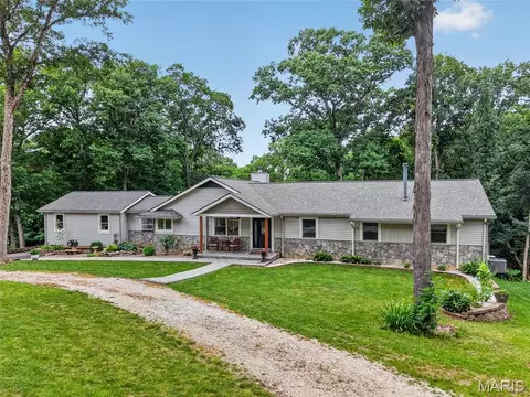 3215 Wild Horse Dr, Foristell, MO 63348