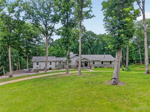 3215 Wild Horse Dr, Foristell, MO 63348