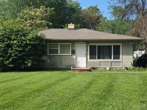 1115 N 39th St, Belleville, IL 62226