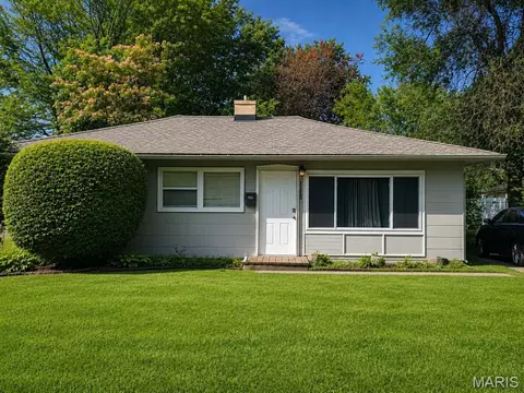 1115 N 39th St, Belleville, IL 62226