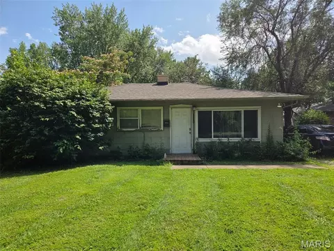 1115 N 39th St, Belleville, IL 62226