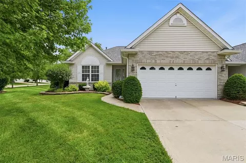 218 Park Ridge Dr #60A, O'fallon, MO 63366