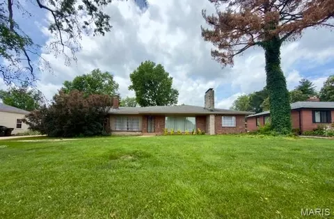 5935 Highfield Rd, Saint Louis, MO 63109