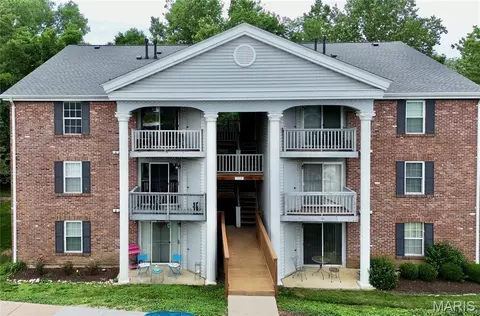 7519 Triwoods Dr #K, Shrewsbury, MO 63119
