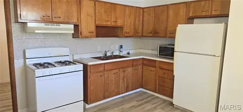 Kitchen - 8 Redbud Ln, Rolla, MO 65401 photo 2 of 2