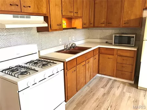 Kitchen - 8 Redbud Ln, Rolla, MO 65401 photo 1 of 2