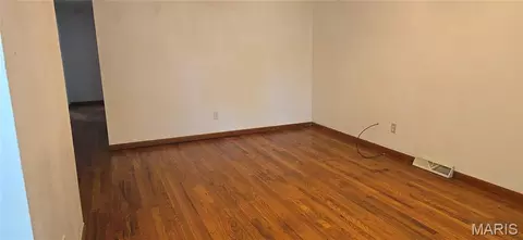 Living - 8 Redbud Ln, Rolla, MO 65401 photo 1 of 2