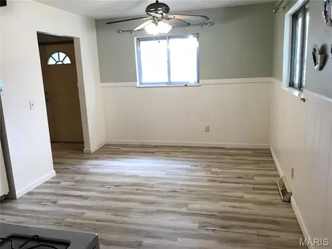 Living - 8 Redbud Ln, Rolla, MO 65401 photo 2 of 2