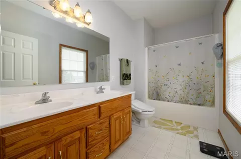 Bath - 160 Sawmill Rd, Saint Robert, MO 65584 photo 2 of 3