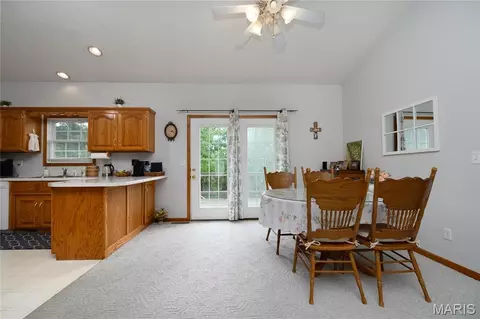 Dining - 160 Sawmill Rd, Saint Robert, MO 65584 photo 1 of 3