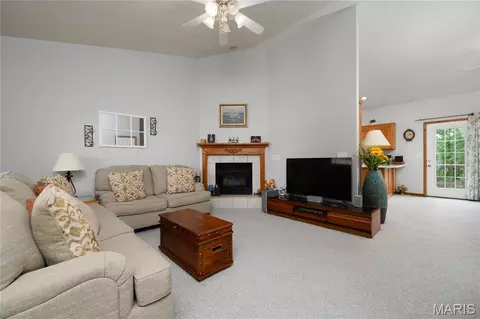 Living - 160 Sawmill Rd, Saint Robert, MO 65584 photo 1 of 1